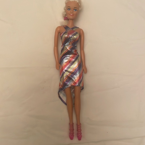 💕Barbie Lot of dresses and shoes - Picture 6 of 7